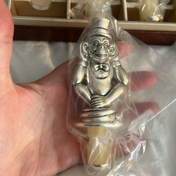 Vintage Neiman Marcus “No Evil” Monkey Wine Stoppers with Box - Picture 5 of 15